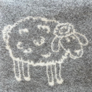 schapen - grijze wollen woonplaid